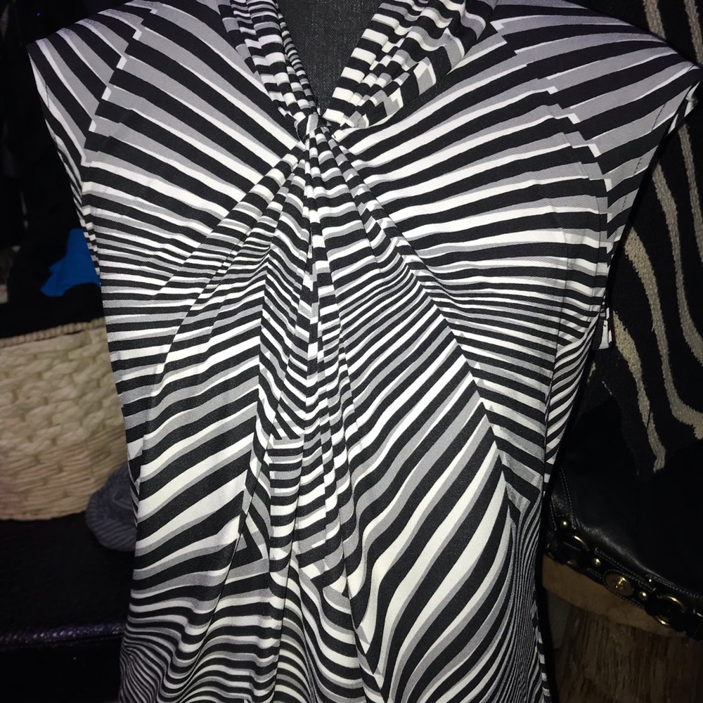 #385-(M) Worthington Stretch Black and White stripped Ruffled Sleeveless top